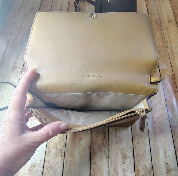 Michael Kors Brown Leather Purse Crossbody - Picture 5 of 5